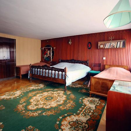 Apartment Gardenia Кутаиси Екстериор снимка