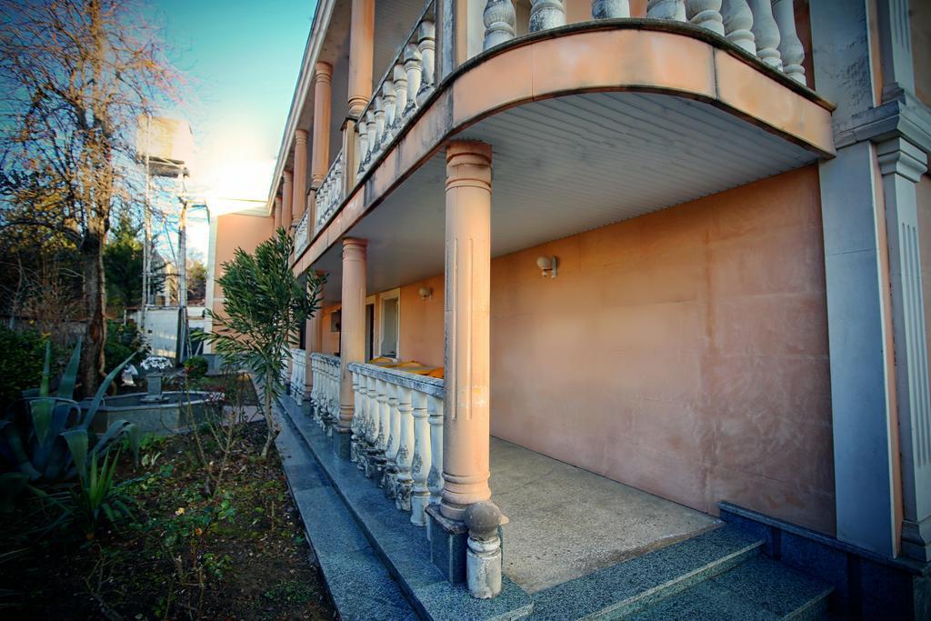 Apartment Gardenia Кутаиси Екстериор снимка