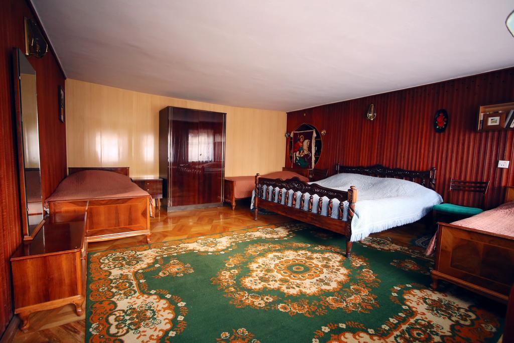 Apartment Gardenia Кутаиси Екстериор снимка
