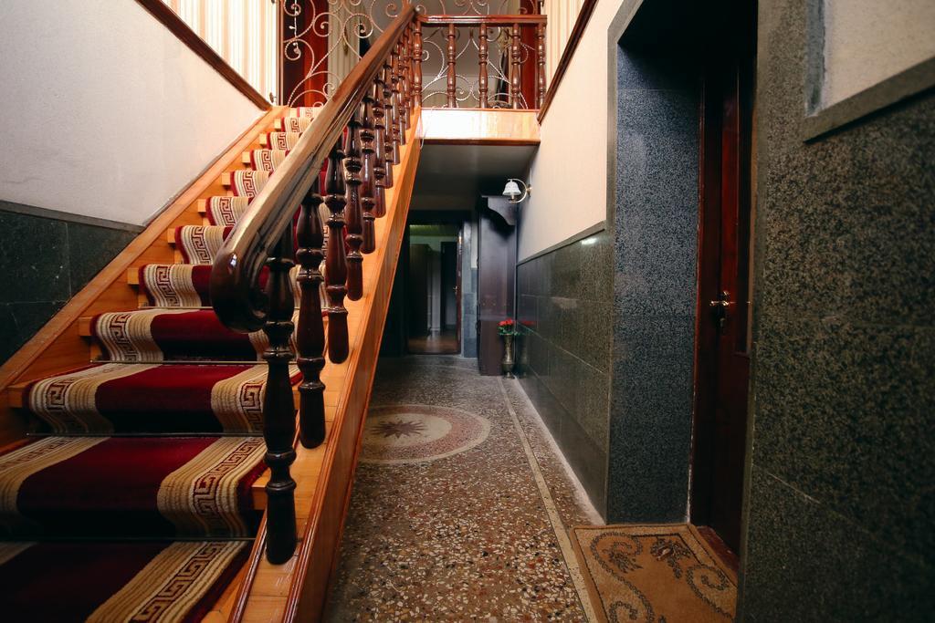 Apartment Gardenia Кутаиси Екстериор снимка