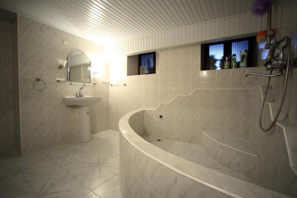 Apartment Gardenia Кутаиси Екстериор снимка